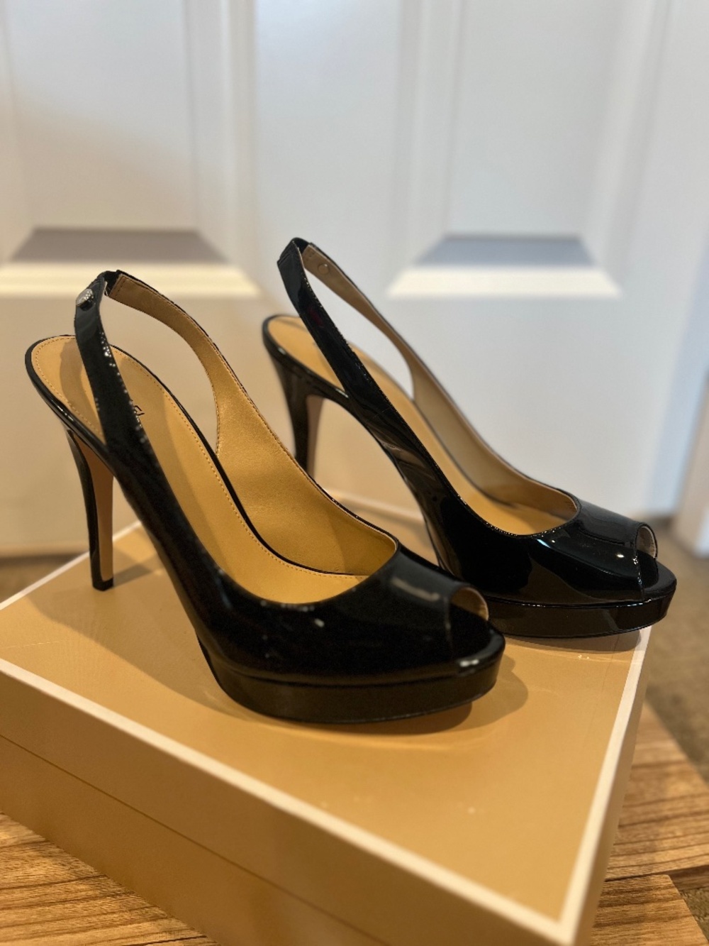 Michael Michael Kors York Slingback Patent Peep Toe Heels Black 9.5 NIB